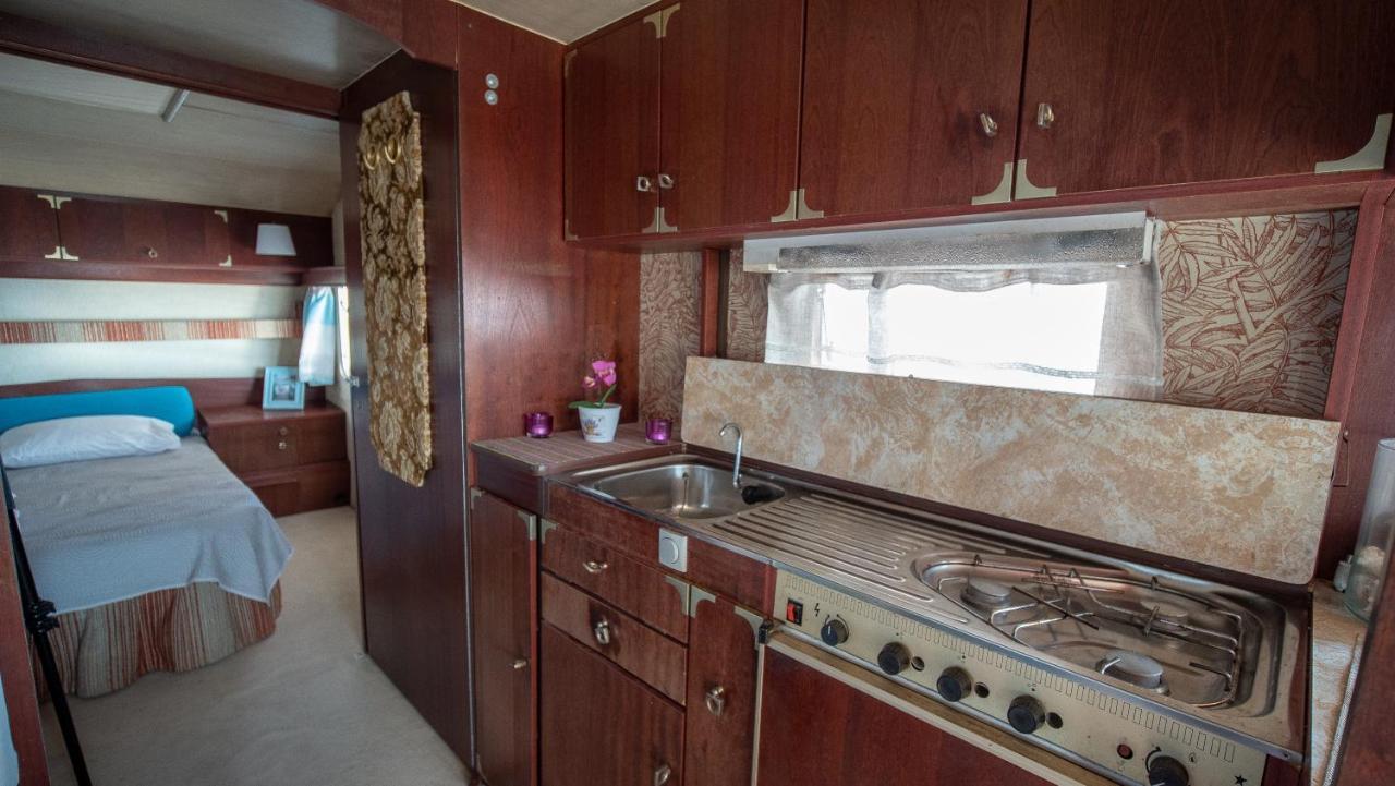 Caravan Fishing Spot Porto Roxa Agios Leon Exterior photo