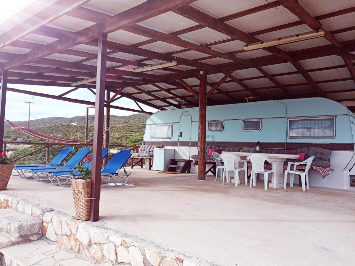 Caravan Fishing Spot Porto Roxa Agios Leon Exterior photo